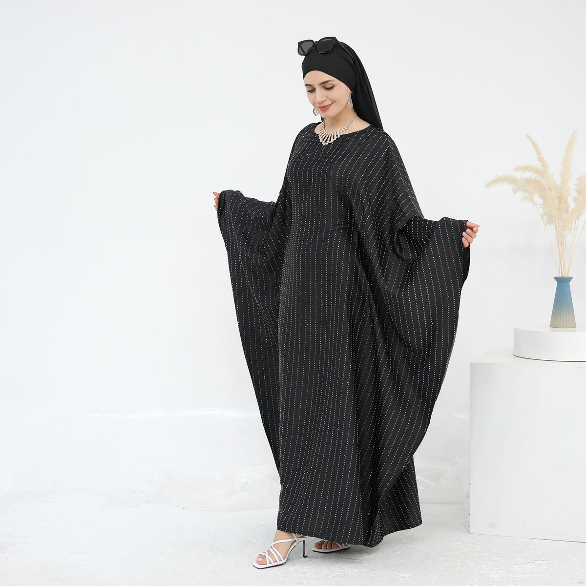 Loriya Dubai Sequined Long Robe Luxury Banquet Dress